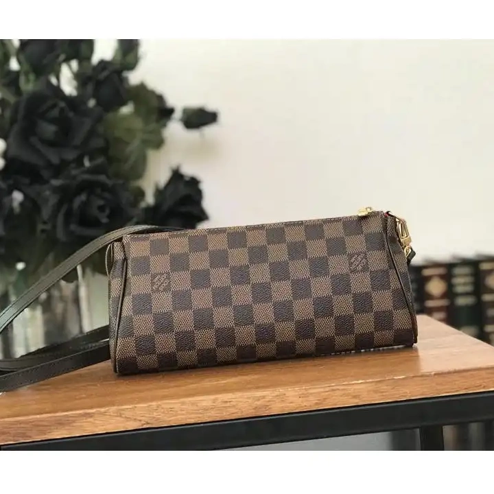 LV Bags 19T1L0126 0526